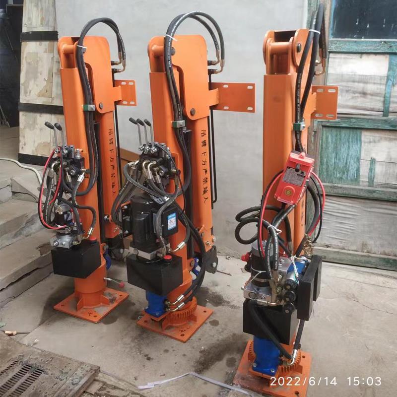 东港市重汽蓝牌随车吊 3.2吨 国六动力强 液压驱动 农用自卸起重机